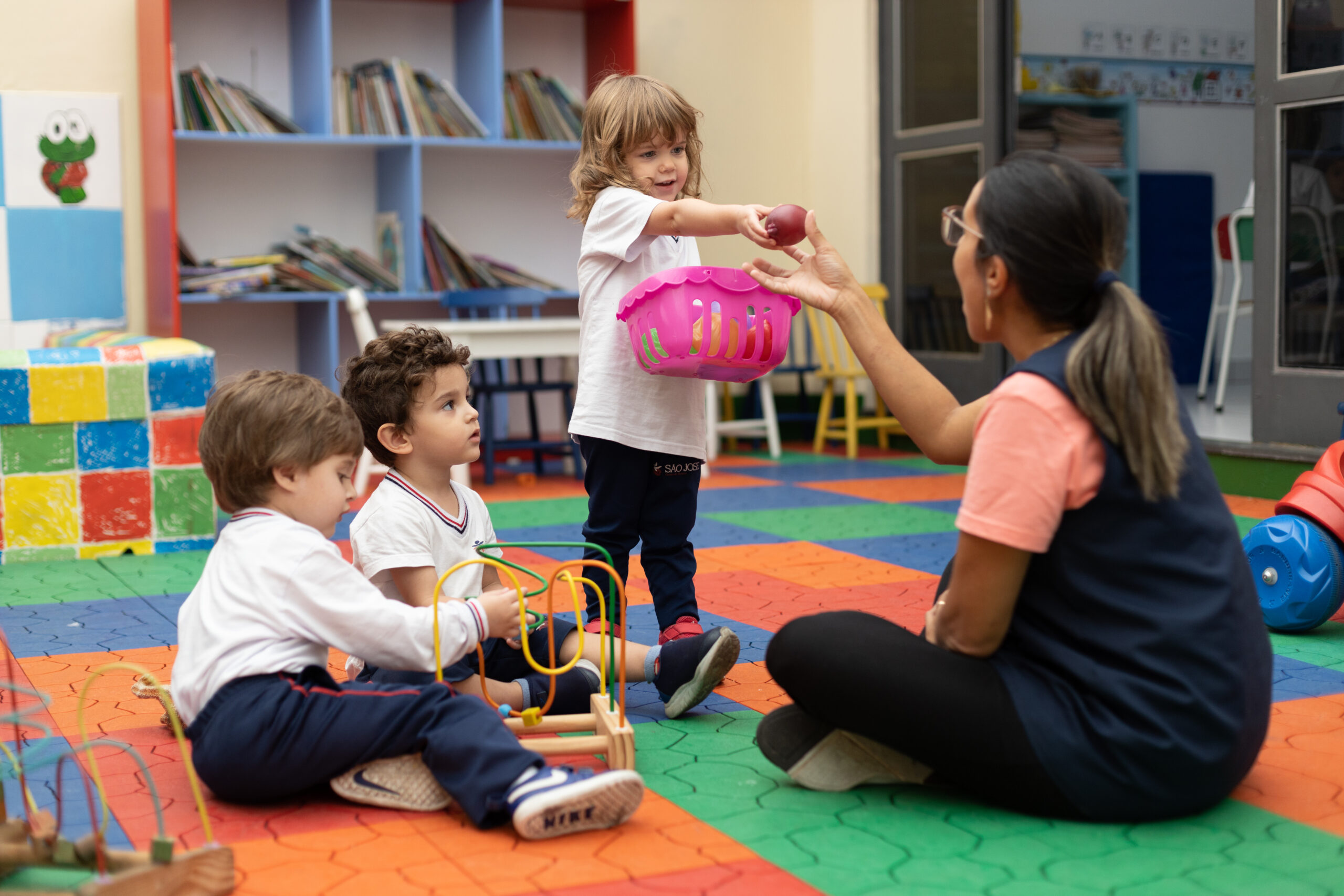 UFCD9185 | Cuidados de rotina diária e atividades promotoras do desenvolvimento da criança (25h) | (9.FSE)
